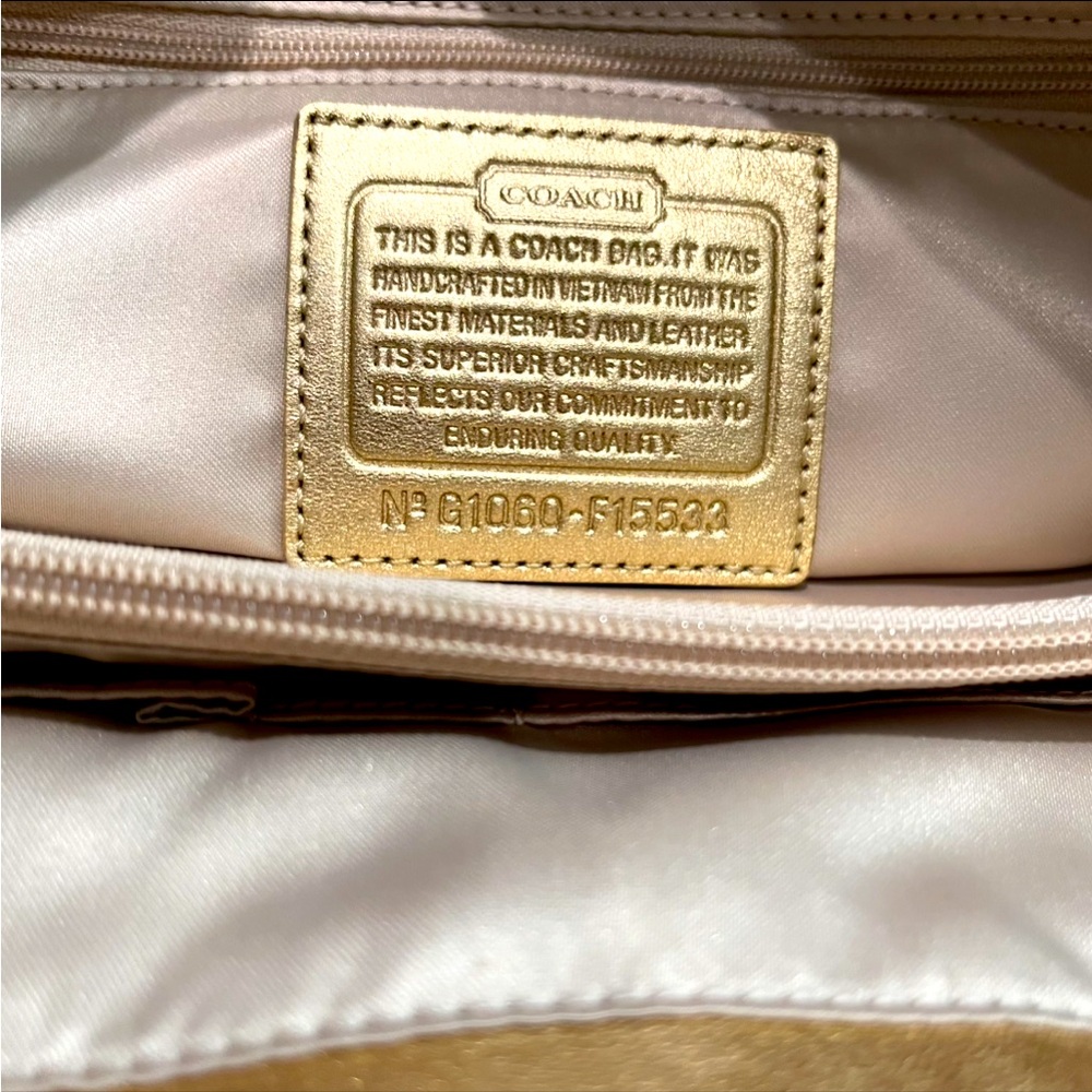 Coach Y2K NWT Penelope Gold Signature Jacquard Shoulder Bag with Wallet - Picture 16 of 16